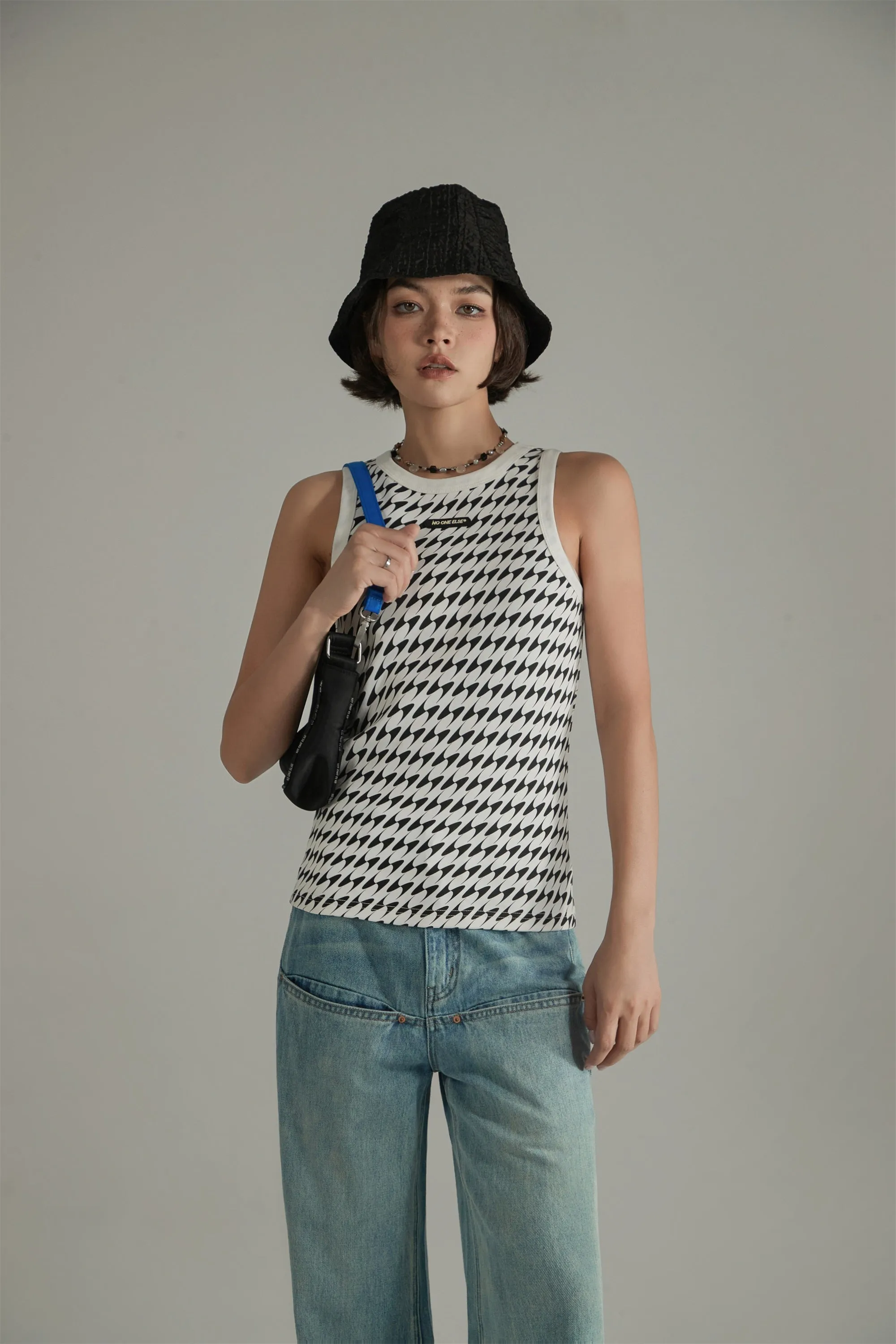 Color Contrast Trendy Slim Sleeveless Top