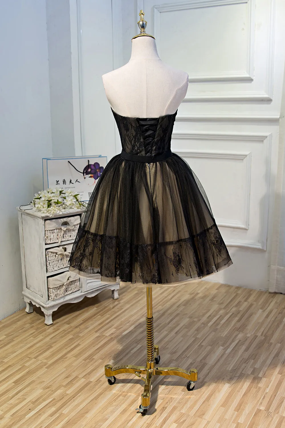 Elegant Black Strapless Lace Up Ball Gown Tulle Homecoming Dresses