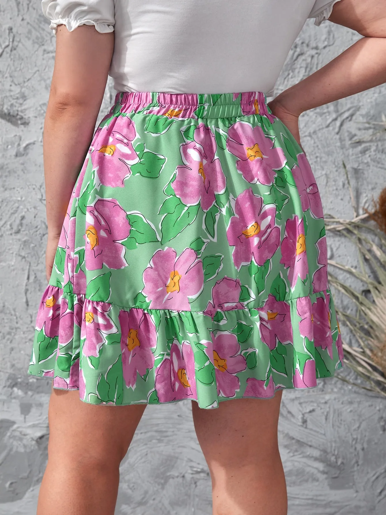 Floral Ruffle Hem Short Plus Size Skirt