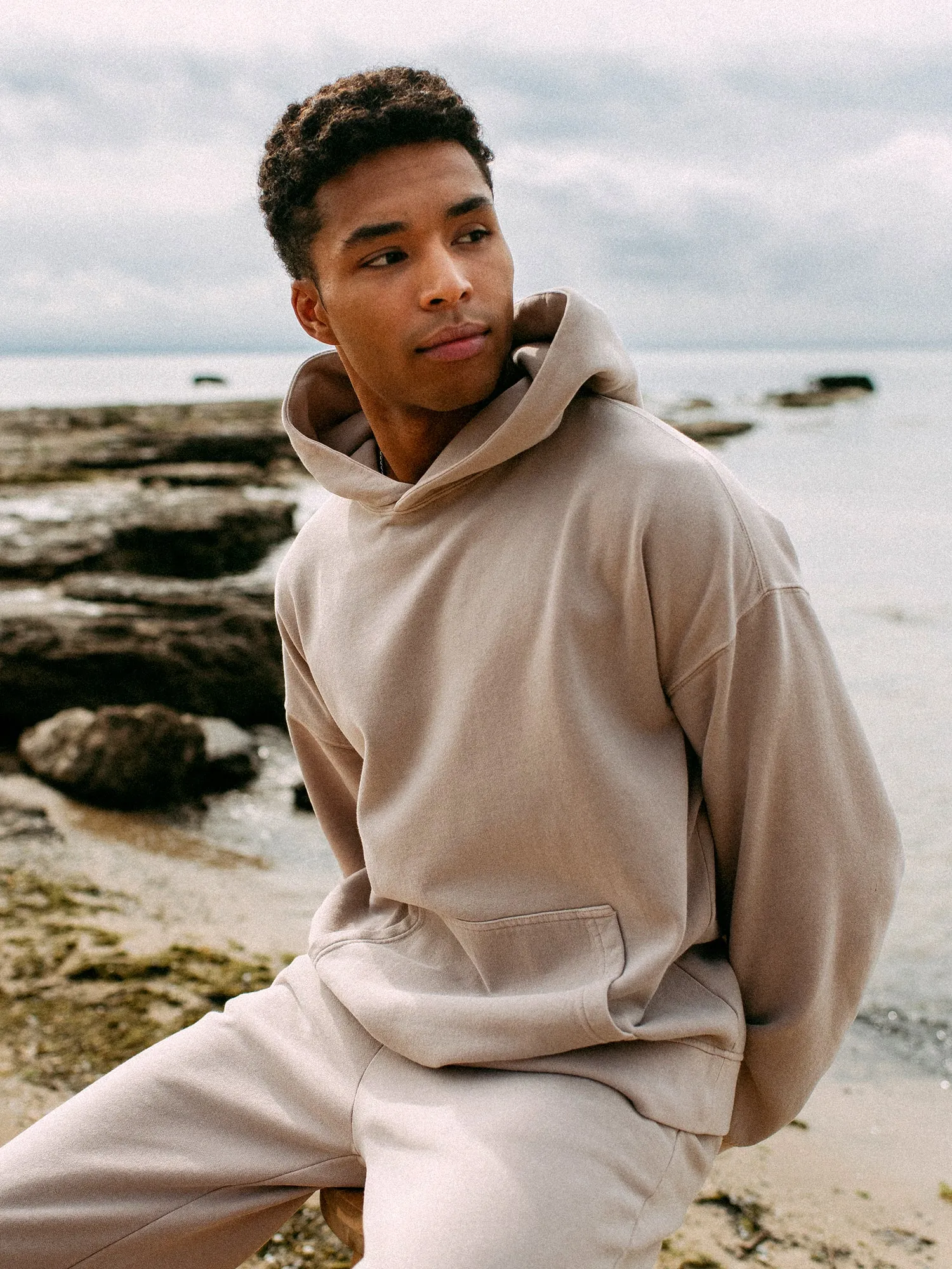 KOLBY RELAXED FIT HOODIE - PEBBLE