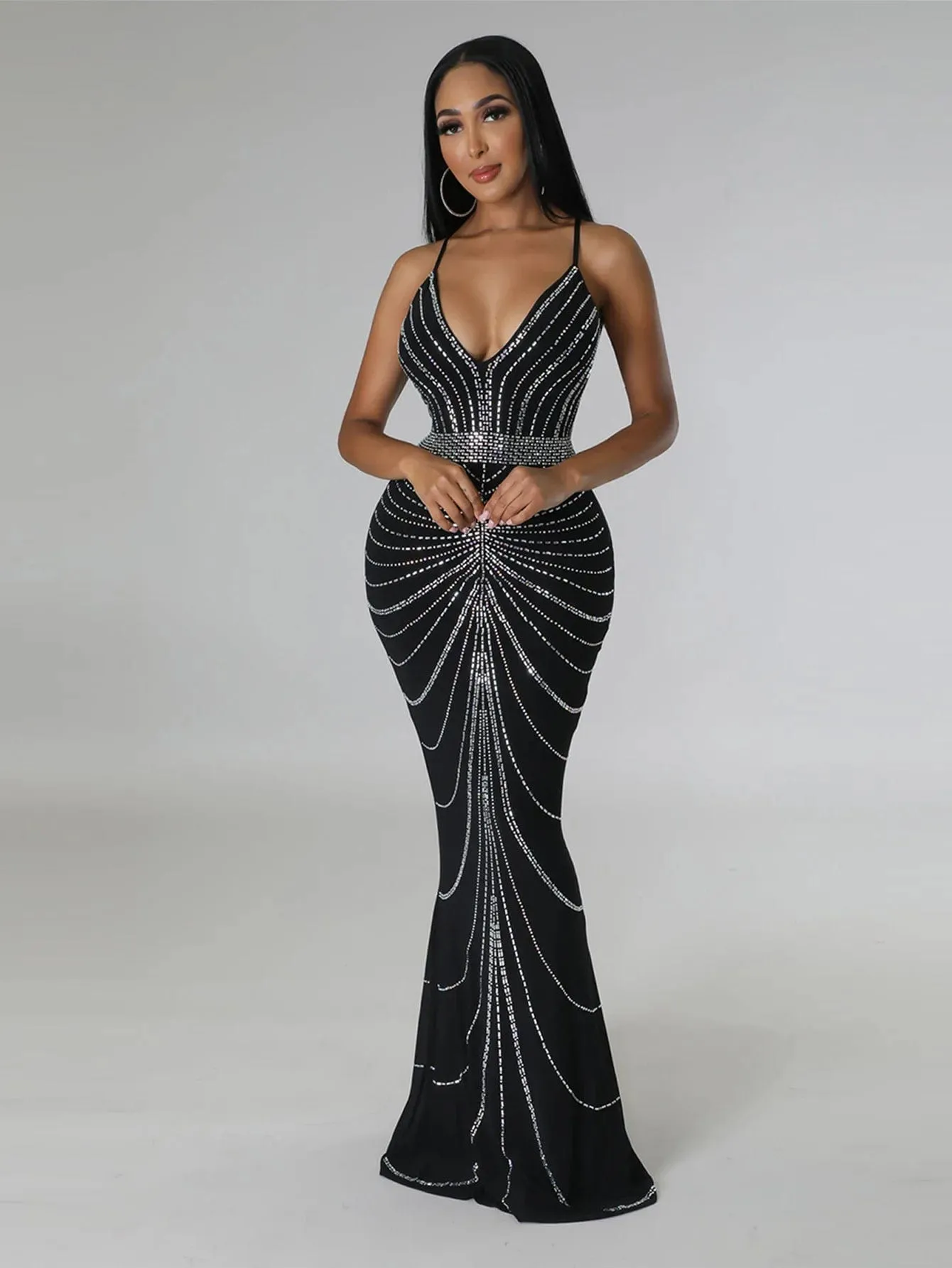 Women's Evening Long Sequin Hot Diamond  Strap Leaky Back Mermaid Formal  Elegant And Luxurious Dress.