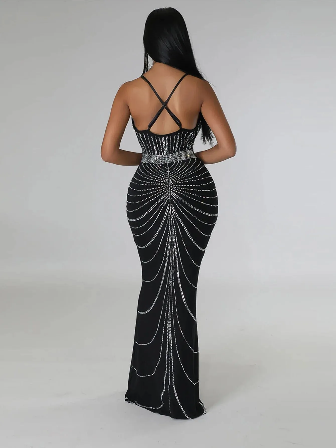 Women's Evening Long Sequin Hot Diamond  Strap Leaky Back Mermaid Formal  Elegant And Luxurious Dress.